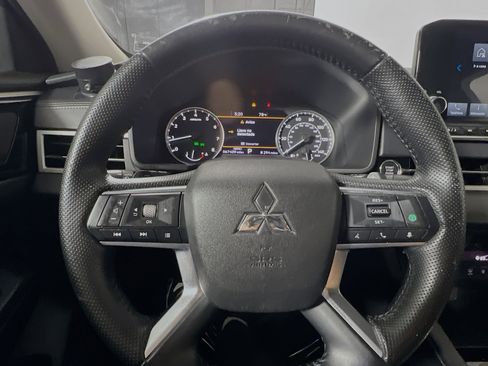 Used 2023 Mitsubishi Outlander ES image 18