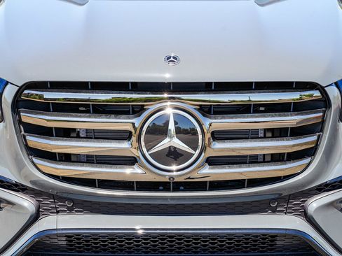 New 2026 Mercedes-Benz GLS 450 4MATIC image 7