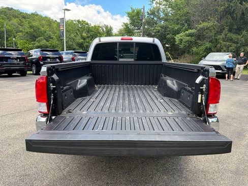 Used 2017 Toyota Tacoma SR5 w/ SR5 Appearance Package (SM) AWD/4WD image 29