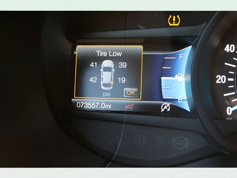 Used 2021 Ford Edge SEL image 9