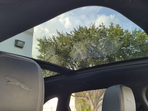 Used 2024 Jaguar F-PACE R-Dynamic S image 19