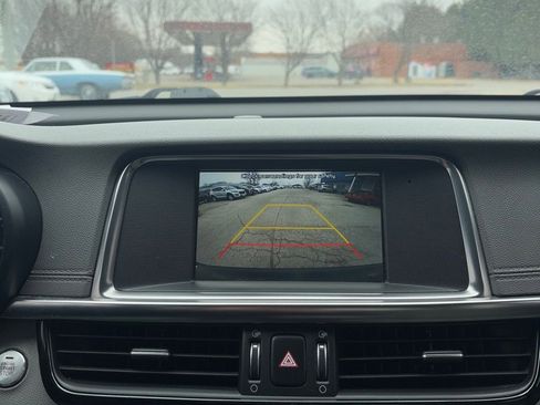 Used 2017 Kia Optima EX image 21