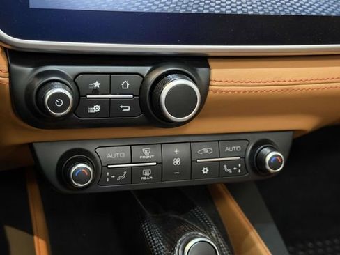 Used 2019 Ferrari Portofino RWD image 29