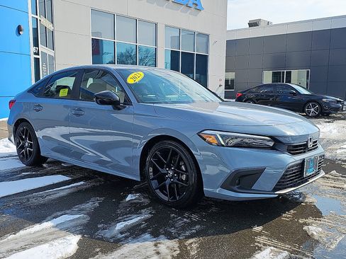 Used 2023 Honda Civic Sport image 3