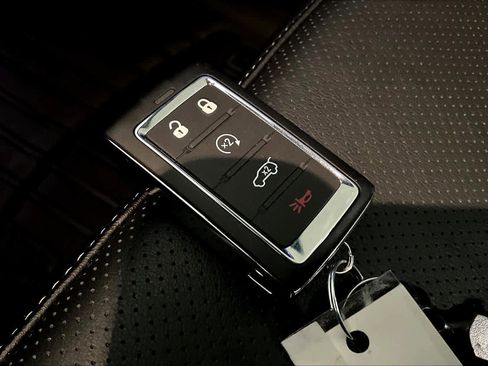 Used 2025 Jeep Grand Cherokee Overland w/ Trailer Tow Package image 14