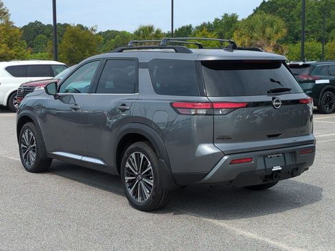 New 2026 Nissan Pathfinder Platinum w/ Accent Package FWD image 6