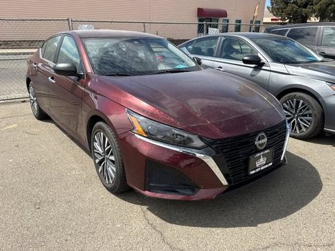 Certified 2025 Nissan Altima 2.5 SV FWD image 2