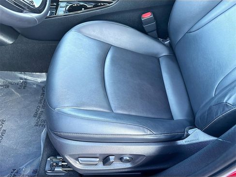 Used 2020 Toyota Prius Prime Limited image 19