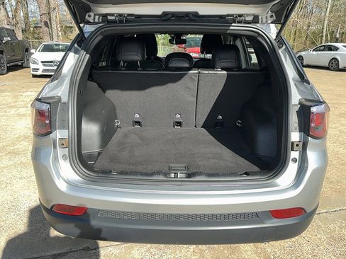 Used 2022 Jeep Compass Latitude image 9