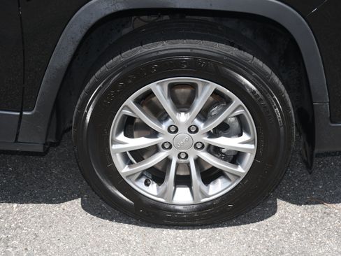 Used 2022 Jeep Cherokee Latitude Lux AWD/4WD image 21