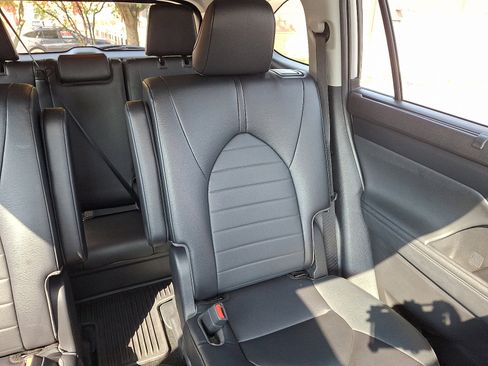 Used 2023 Toyota Highlander XLE image 20