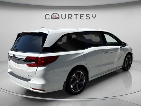 Certified 2024 Honda Odyssey Elite image 7