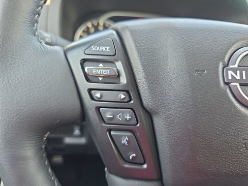Used 2025 Nissan Frontier SV w/ SV Convenience Package RWD image 19
