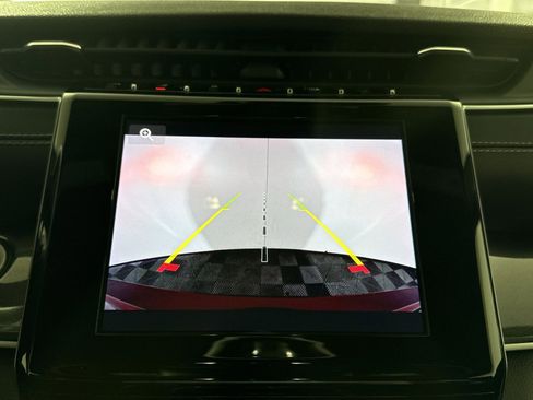 Used 2023 Jeep Grand Cherokee L Laredo image 19