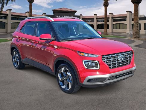 Used 2022 Hyundai Venue Limited FWD image 2