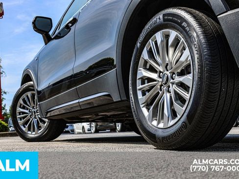 Used 2025 Cadillac XT4 Premium Luxury FWD image 16