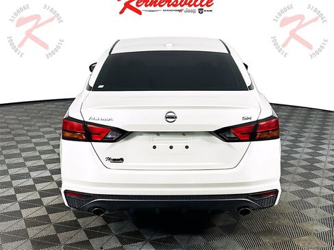 Used 2019 Nissan Altima 2.5 SR w/ SR Premium Package image 6