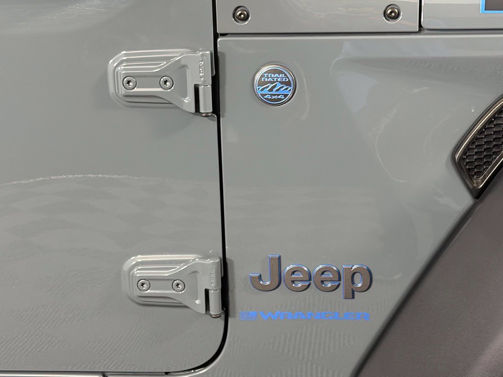 Used 2024 Jeep Wrangler Unlimited Rubicon 4xe w/ Capability Package AWD/4WD image 13