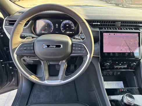 New 2025 Jeep Grand Cherokee L Limited w/ Luxury Tech Group II RWD image 24