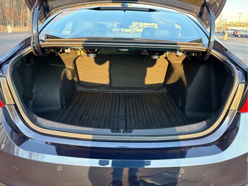 Used 2018 Chevrolet Malibu Premier w/ Driver Confidence Package image 9