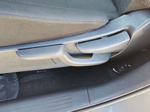 Used 2024 Nissan Kicks S image 16