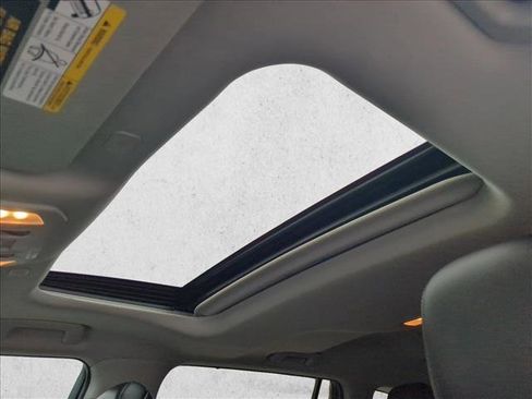 Used 2023 Toyota Highlander Limited image 15