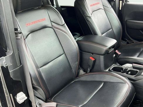Used 2019 Jeep Wrangler Rubicon w/ Uconnect 4C Nav & Sound Group image 18