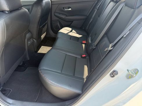 Used 2025 Nissan Sentra SR w/ SR Premium Package FWD image 11