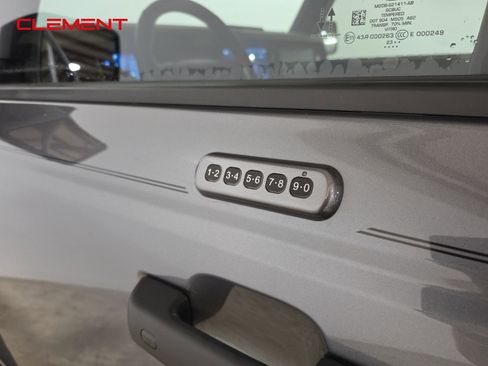 Used 2023 Ford Bronco Wildtrak image 10