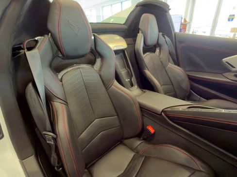 Used 2021 Chevrolet Corvette Stingray Premium Conv w/ Z51 Performance Package RWD image 21
