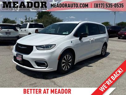Used 2024 Chrysler Pacifica Limited