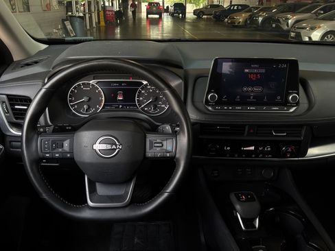 Used 2025 Nissan Rogue SV FWD image 14