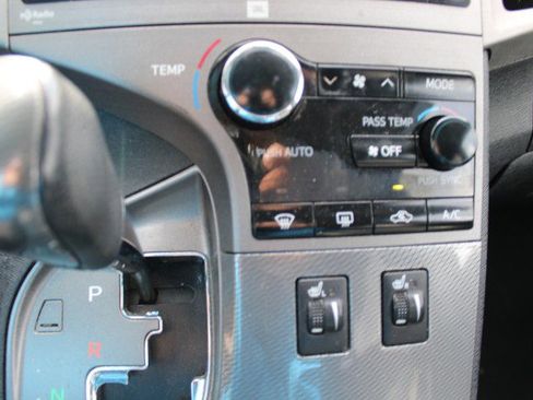 Used 2014 Toyota Venza XLE w/ XLE Premium Package FWD image 13