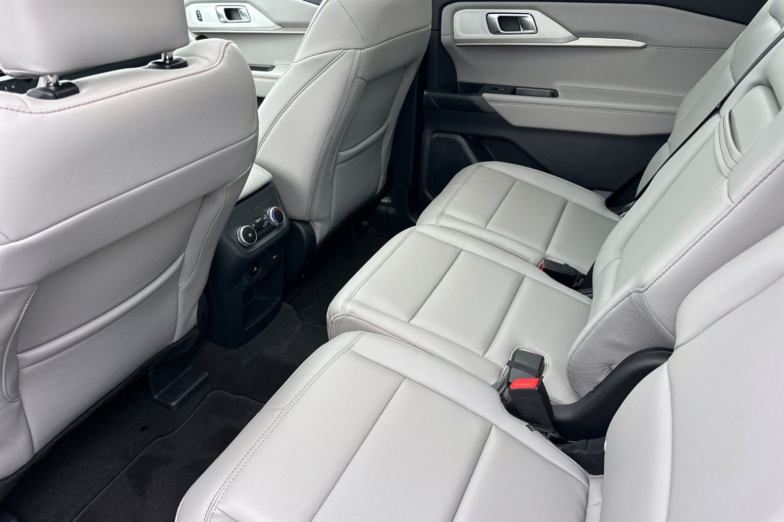 New 2026 Ford Explorer Active w/ Active Comfort Package AWD/4WD image 11