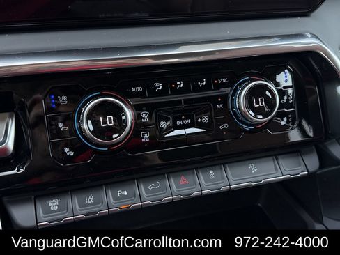 New 2026 GMC Sierra 2500 Denali Ultimate AWD/4WD image 16