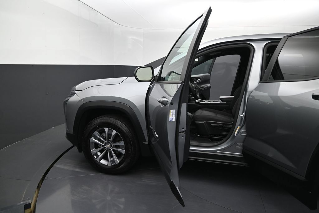 Certified 2026 Chevrolet Equinox LT AWD/4WD image 13