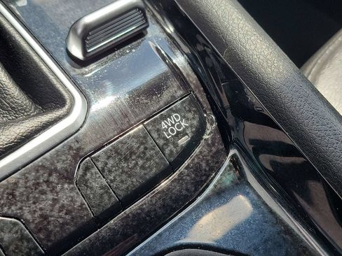 Used 2024 Jeep Compass Limited AWD/4WD image 12
