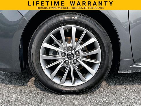 Used 2017 Toyota Avalon Limited w/ All Weather Liner Package FWD image 9