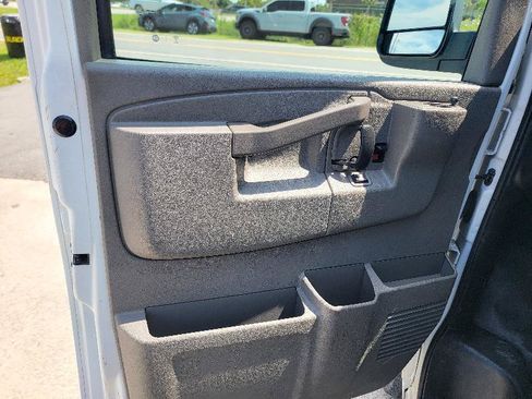 Used 2020 Chevrolet Express 2500 w/ Driver Convenience Package RWD image 7
