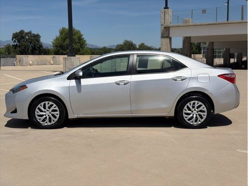 Used 2018 Toyota Corolla LE FWD image 4