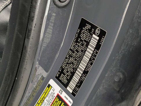 Used 2025 Toyota Camry SE image 35