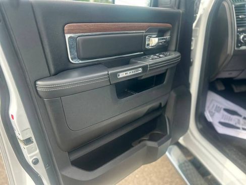 Used 2017 RAM 1500 Laramie w/ Convenience Group AWD/4WD image 10