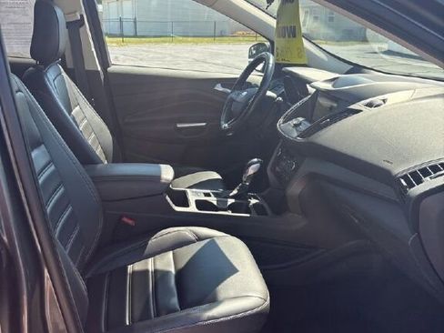 Used 2019 Ford Escape SEL image 8