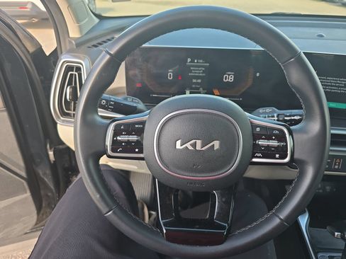 Used 2025 Kia Sorento S w/ Panoramic Sunroof Package FWD image 16