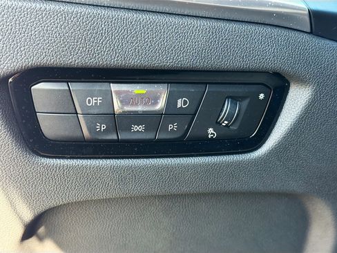 Used 2025 BMW 230i Coupe w/ Convenience Package image 34