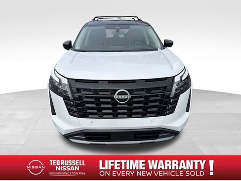 New 2026 Nissan Pathfinder Platinum image 8