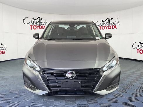 Used 2025 Nissan Altima 2.5 SV FWD image 2