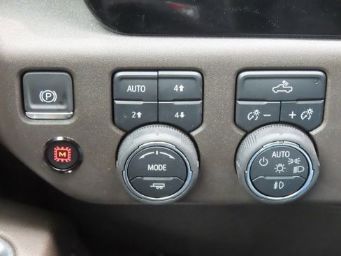 New 2025 Chevrolet Silverado 1500 LT Trail Boss w/ Convenience Package II AWD/4WD image 15