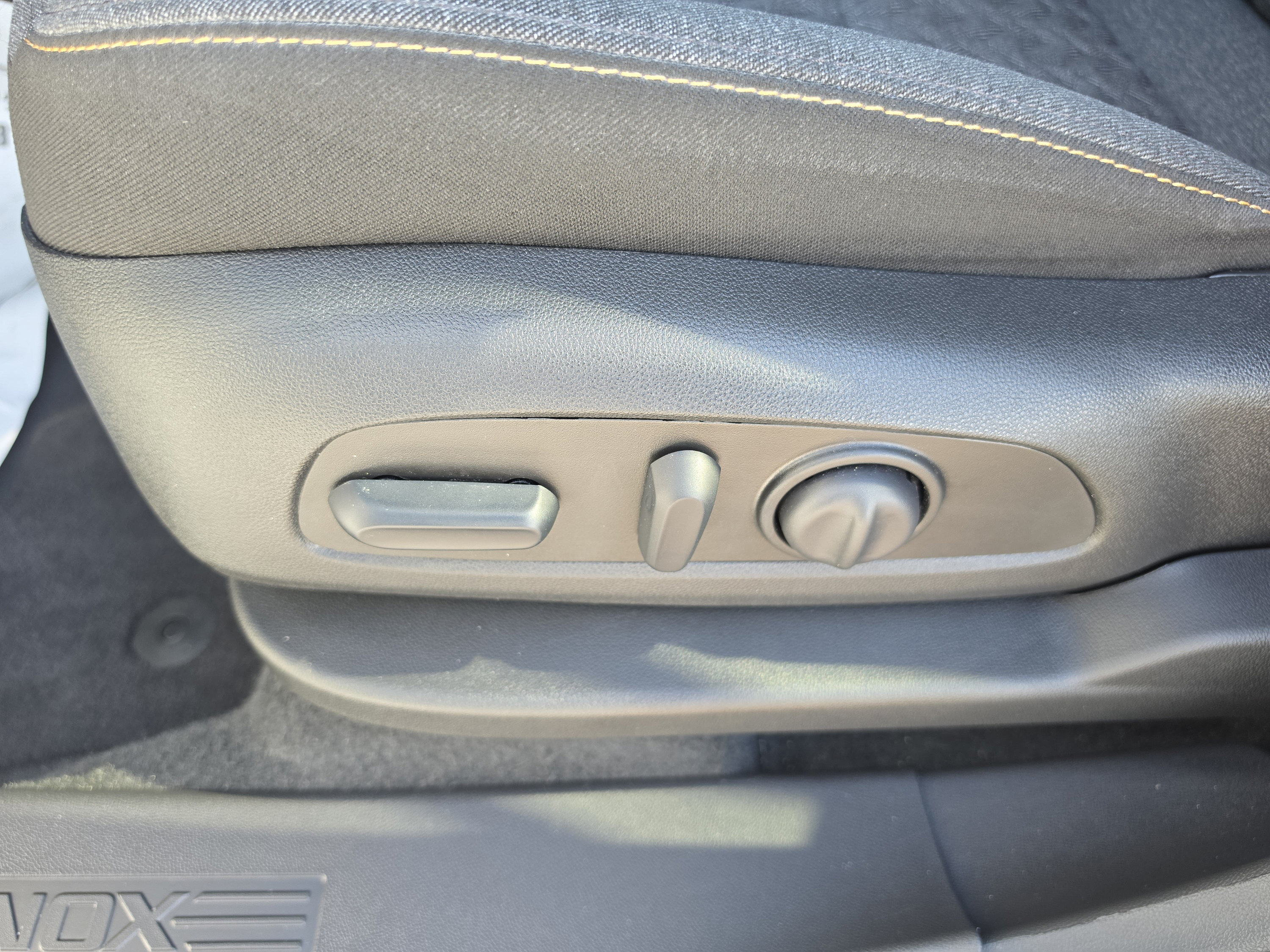 Used 2024 Chevrolet Equinox LT w/ LPO, Cargo Package FWD image 26
