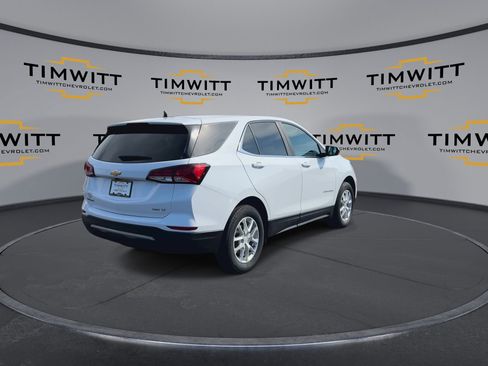 Used 2024 Chevrolet Equinox LT image 9
